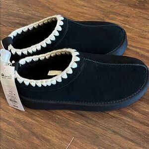 Women's Black Kaya Slip-On Shoes